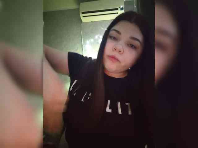 Karina-15 webcam
