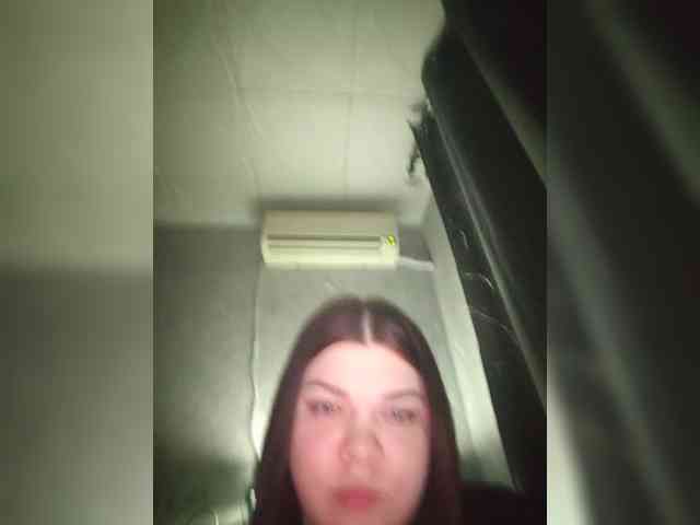 Karina-15 webcam