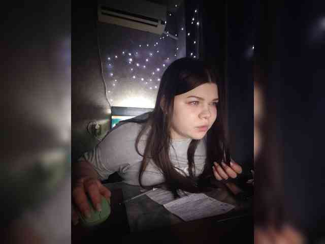 Karina-15 webcam