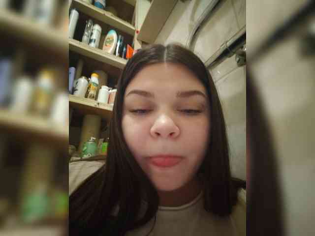 Karina-15 webcam