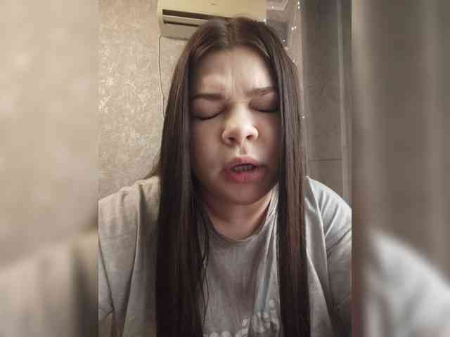 Karina-15 webcam