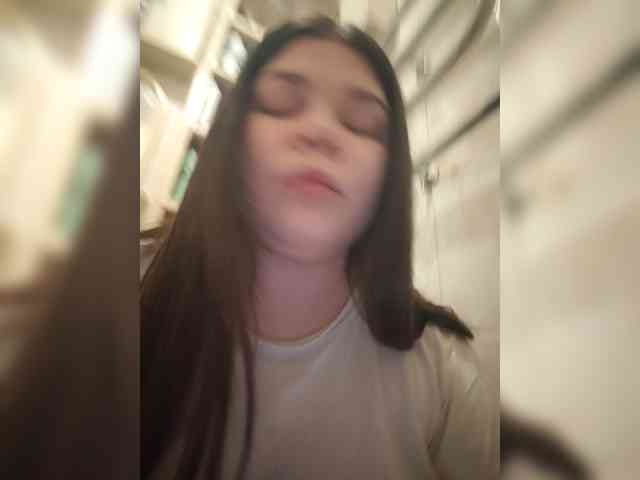 Karina-15 webcam