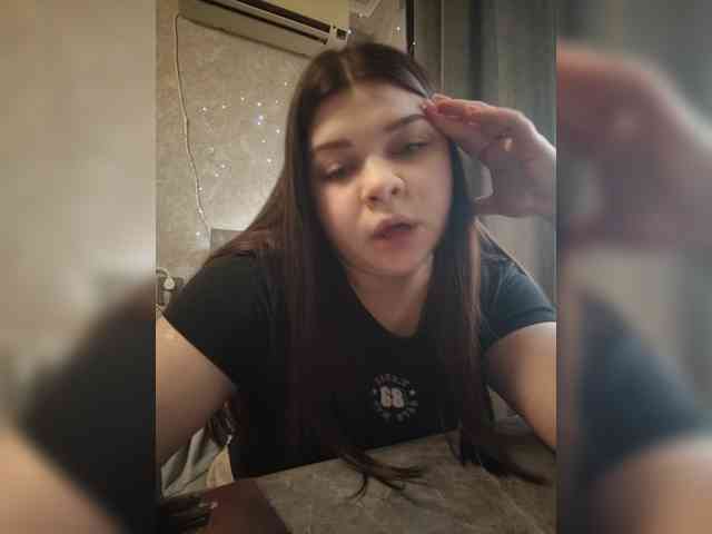 Karina-15 webcam