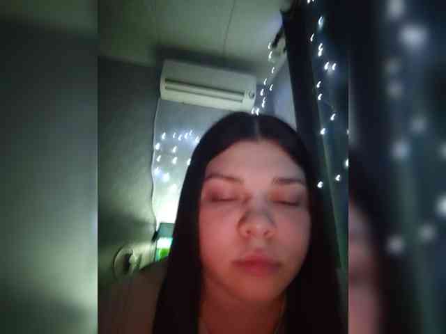 Karina-15 webcam