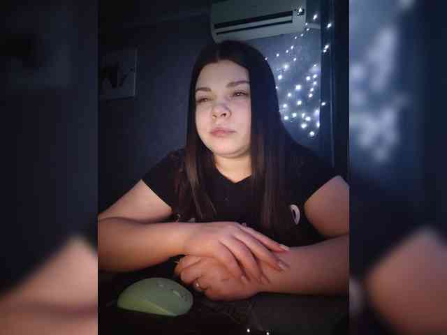 Karina-15 Sex Cam Show