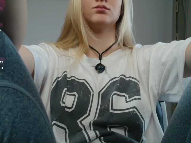 Alex-7595 live cam on BongaCams