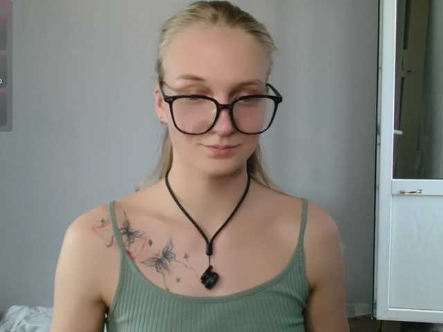 Alex-7595 live cam on BongaCams