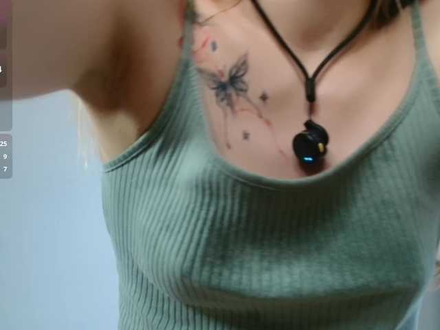 Alex-7595 live cam on BongaCams