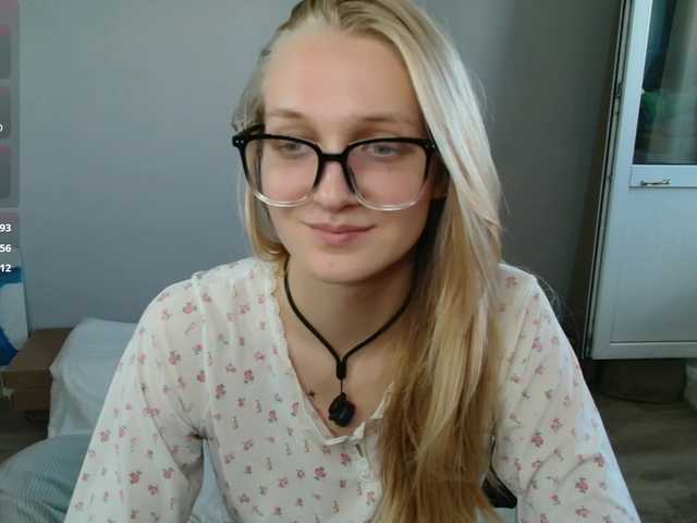 Alex-7595 live cam on BongaCams