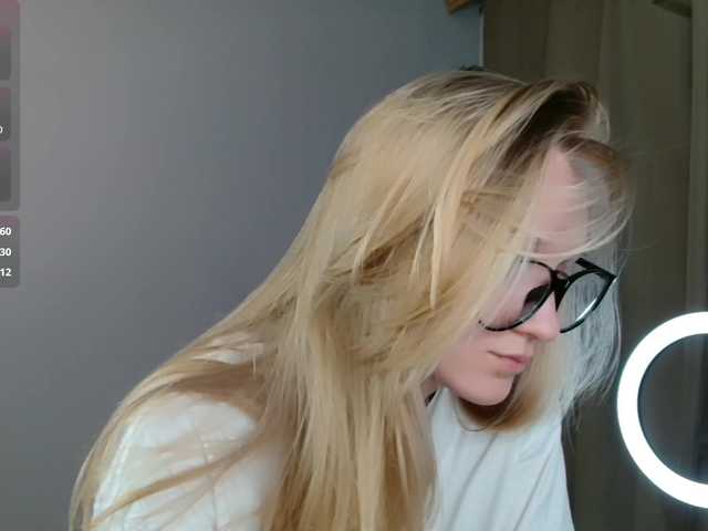 le modèle Angel-Alex est en webcam porno dans un show sur le site bongacams, il possède les tags suivants: White/Caucasian,Blonde,Shaved