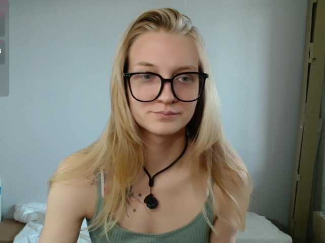 Alex-7595 live cam on BongaCams