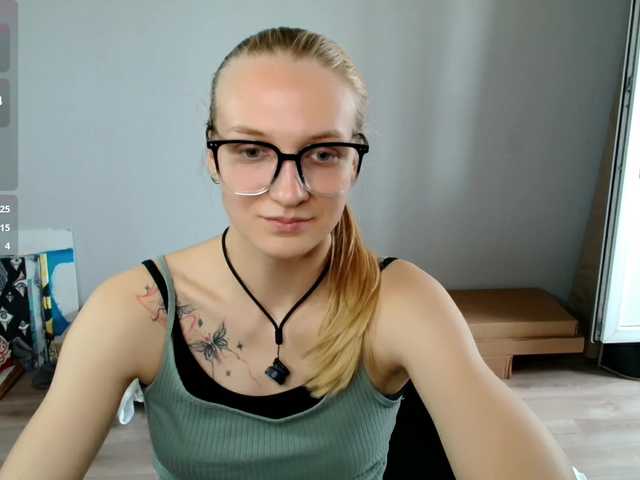 Alex-7595 live cam on BongaCams