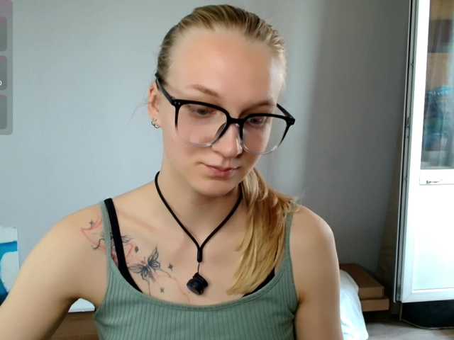 Alex-7595 live cam on BongaCams
