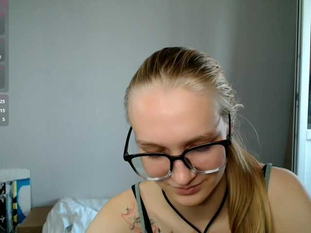 Alex-7595 live cam on BongaCams