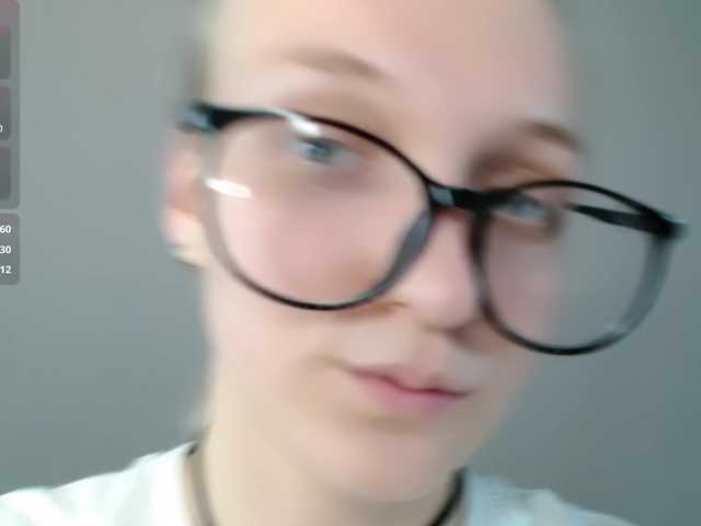 le modèle Angel-Alex est en webcam porno dans un show sur le site bongacams, il possède les tags suivants: White/Caucasian,Blonde,Shaved