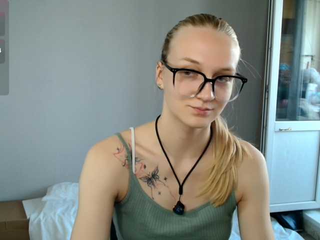 Alex-7595 live cam on BongaCams