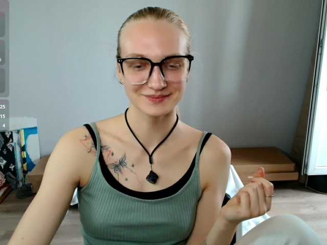 Alex-7595 live cam on BongaCams