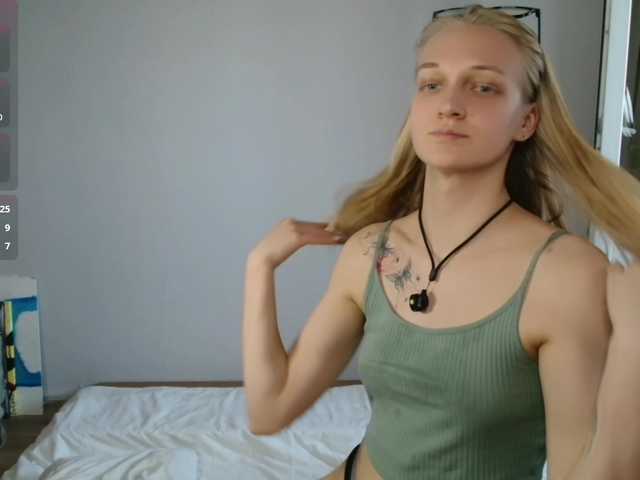 Alex-7595 live cam on BongaCams
