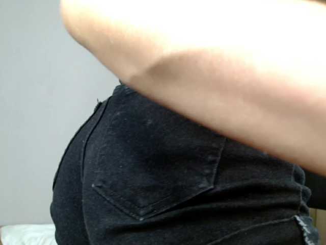 Alex-7595 live cam on BongaCams