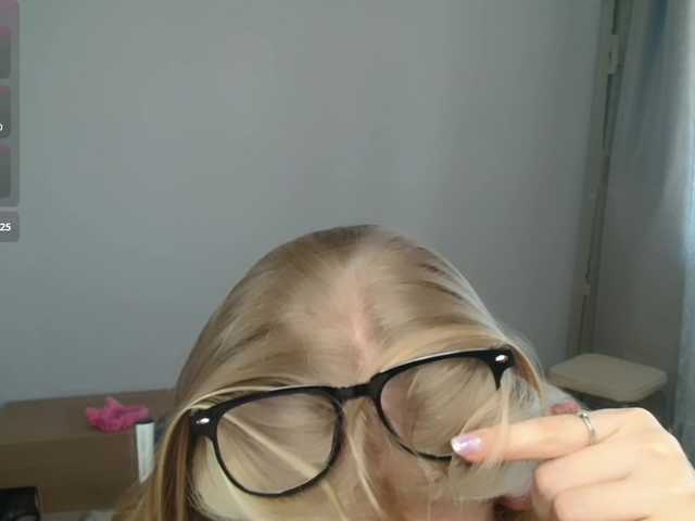Alex-7595 live cam on BongaCams