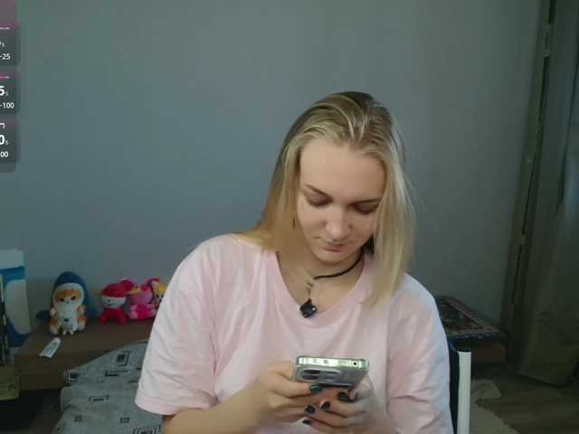 Alex-7595 live cam on BongaCams