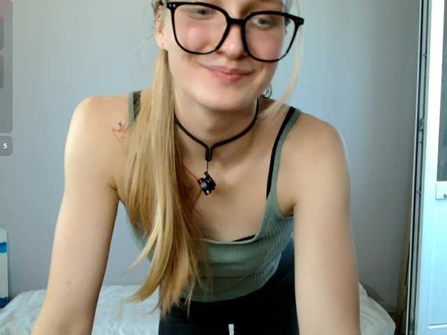 Alex-7595 live cam on BongaCams