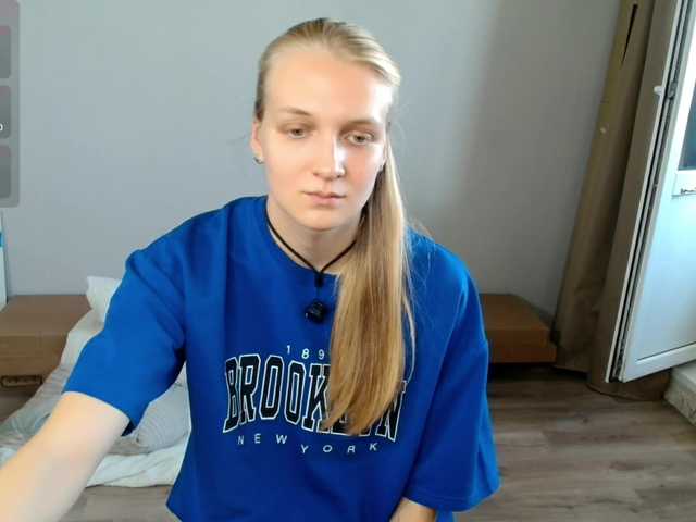 Alex-7595 live cam on BongaCams