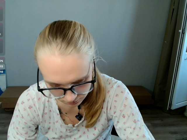 Alex-7595 live cam on BongaCams