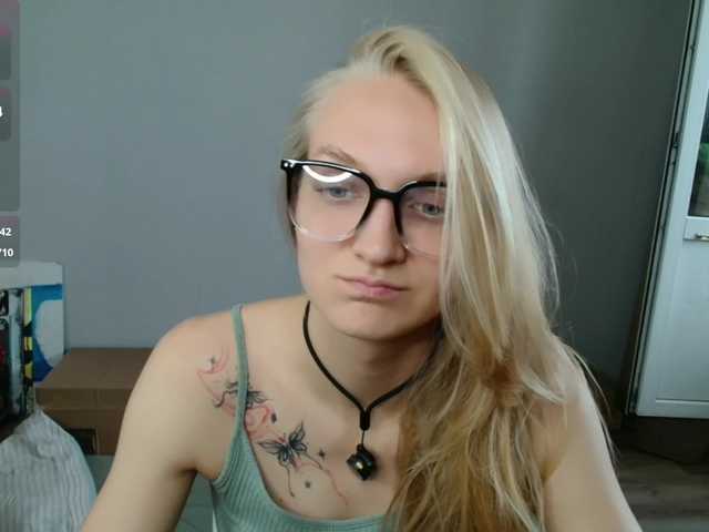 Alex-7595 live cam on BongaCams