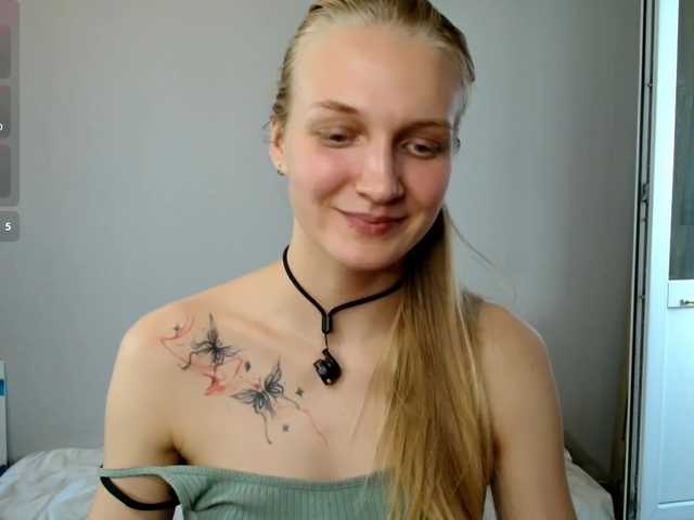 Alex-7595 live cam on BongaCams