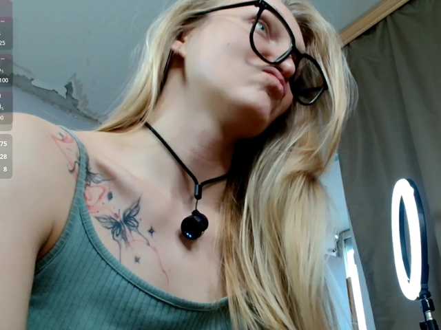 Alex-7595 live cam on BongaCams