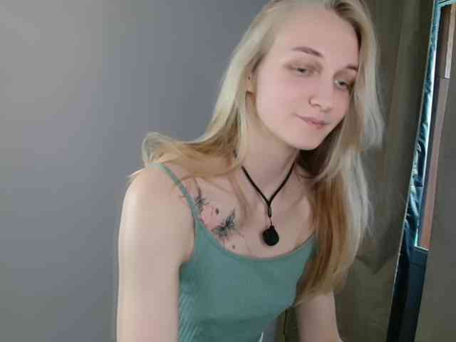 Model ini sedang live sekarang. Alex-7595