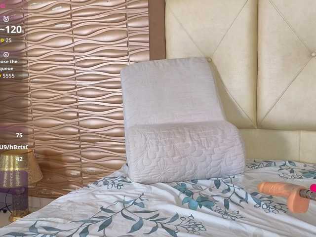 Miladiosa live cam on BongaCams