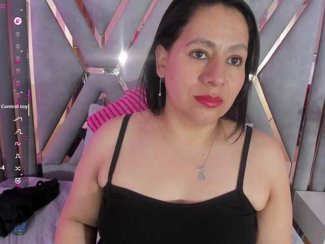 adri-rivera live cam on BongaCams