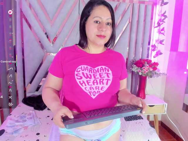 adri-rivera live cam on BongaCams