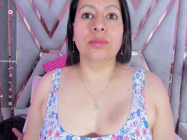 adri-rivera live cam on BongaCams