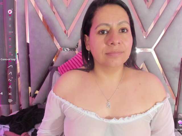adri-rivera live cam