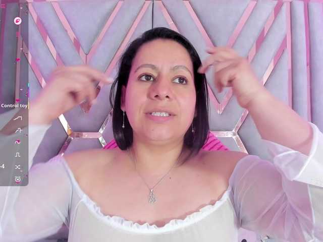 adri-rivera live cam on BongaCams