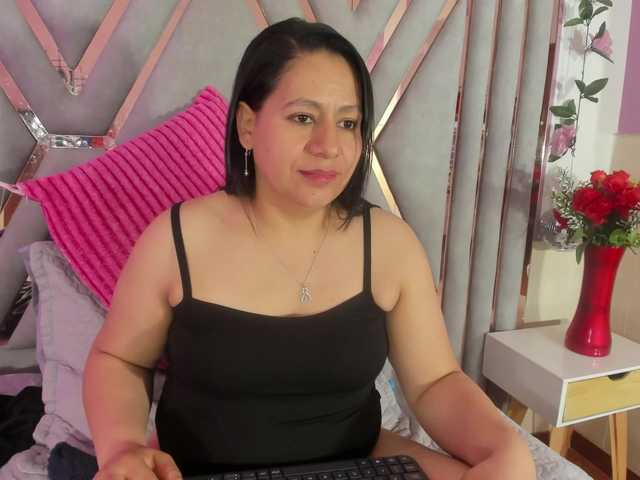 adri-rivera live webcam show