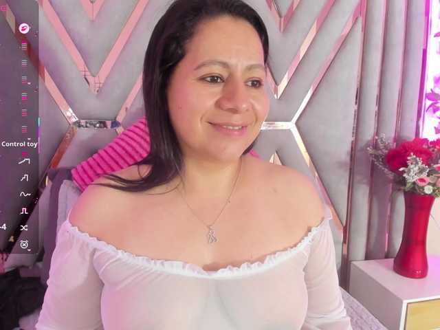 adri-rivera live cam