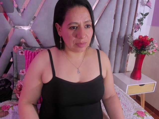 adri-rivera live webcam show