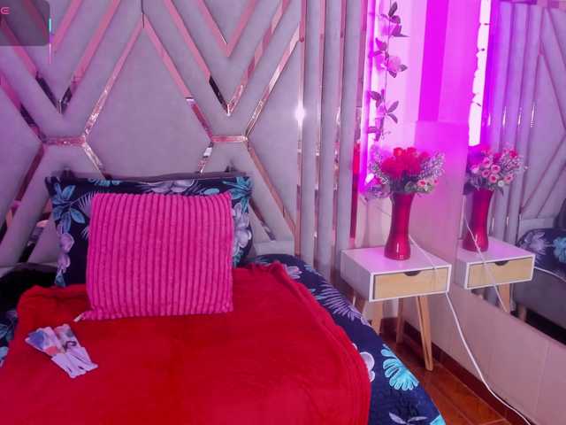 Adri-rivera, 41 y/o - Live Cam on BongaCams