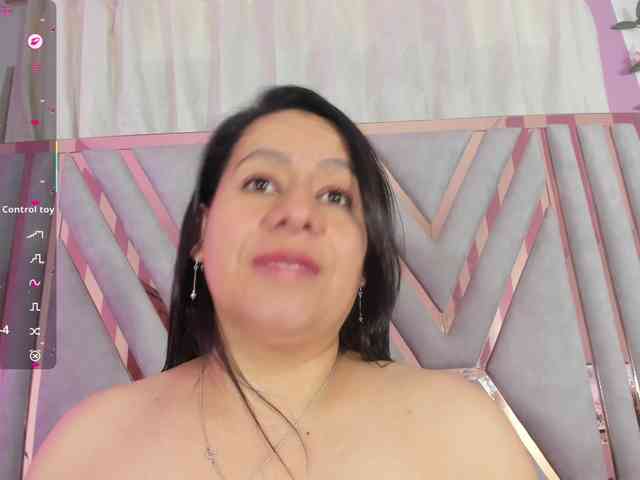 adri-rivera webcam