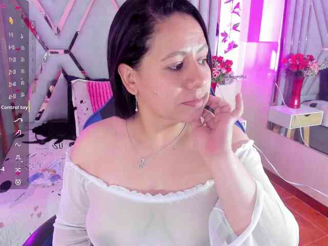 adri-rivera webcam