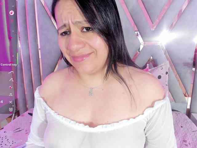 adri-rivera webcam