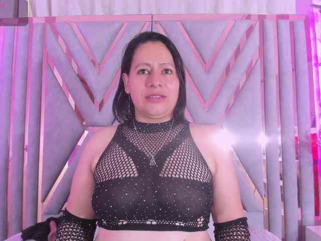adri-rivera Live Webcam on BongaCams