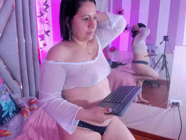 adri-rivera webcam