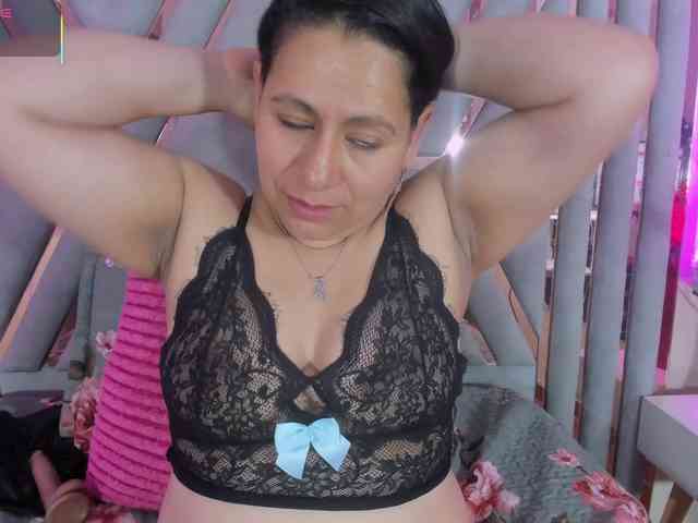 adri-rivera webcam