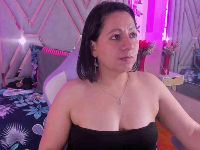 adri-rivera webcam