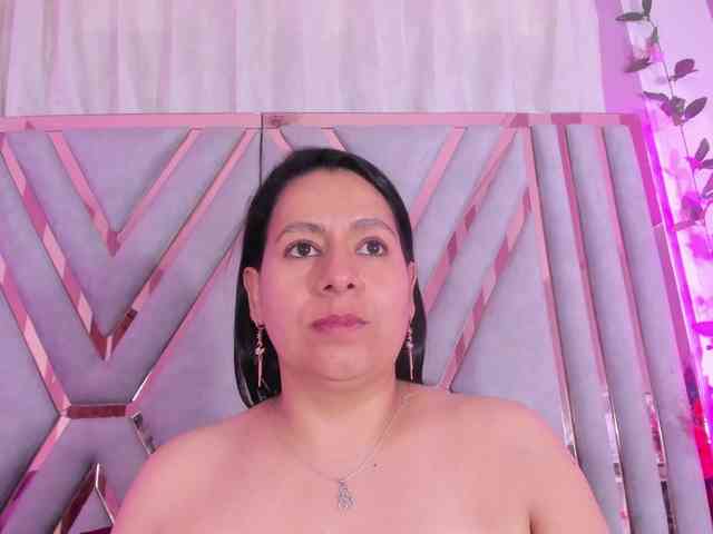 adri-rivera webcam